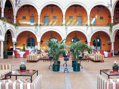 Caja ¡Rumbo al sur rural! 1 noche con desayuno en el Hacienda Montija Hotel 4*