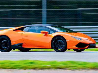 Coffret Stage de pilotage : 3 tours sur le circuit du luc en Lamborghini Huracán