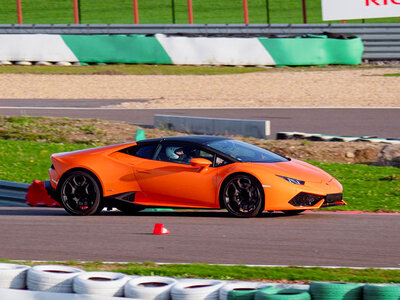 Stage de pilotage : 3 tours sur le circuit du luc en Lamborghini Huracán