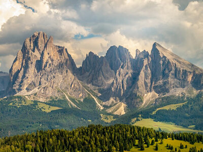 Cofanetto Trentino dall’alto: tour di gruppo in elicottero di 15 min sull'Adamello e Gruppo del Brenta