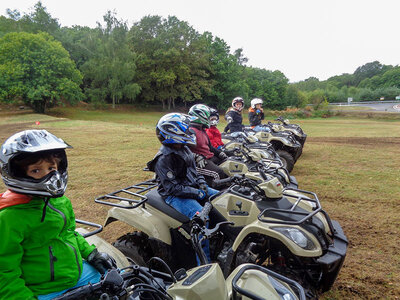 Coffret cadeau Sport en famille : une randonnée en quad pour 2 adultes et 2 enfants vers Brive-la-Gaillarde