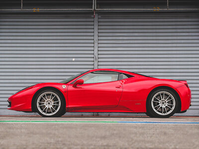 A tutto gas: 1 giro alla guida di una Ferrari 458 Italia presso Hockenheimring in Germania