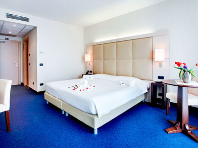 Relax thai sul lago d'Iseo: 1 notte in Junior Suite, 1 cena con vino e area benessere