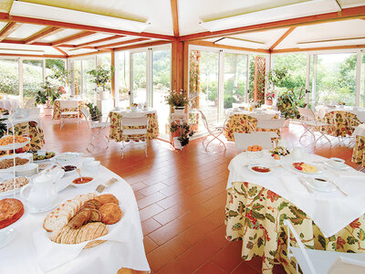 Sulle colline fiorentine: 2 notti in camera Deluxe con idromassaggio e sauna