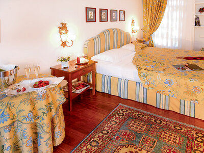 Cofanetto Tra le verdi colline di Firenze: 1 notte in camera Deluxe con ingresso all'area spa