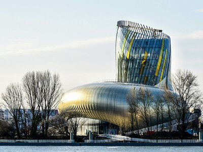 Coffret cadeau Sortie culturelle en famille à la Cité du Vin à Bordeaux pour 2 adultes et 2 enfants