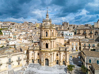 A spasso per Ragusa, Modica e Scicli: 1 tour con partenza da Catania e auto privata da 1 a 4 persone