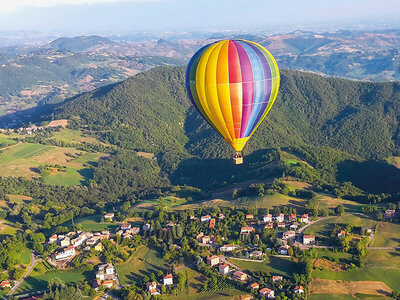 In mongolfiera con gusto: 1 suggestivo volo e 1 degustazione enogastronomica per 2