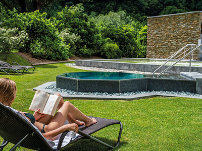 Coffret Journée bien-être au spa avec massage et gommage dans un centre aquatique du Tessin