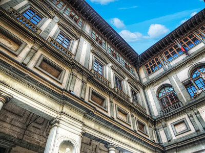 Cofanetto regalo Tra santi ed eroi: tour guidato saltafila per 2 adulti presso le Gallerie degli Uffizi