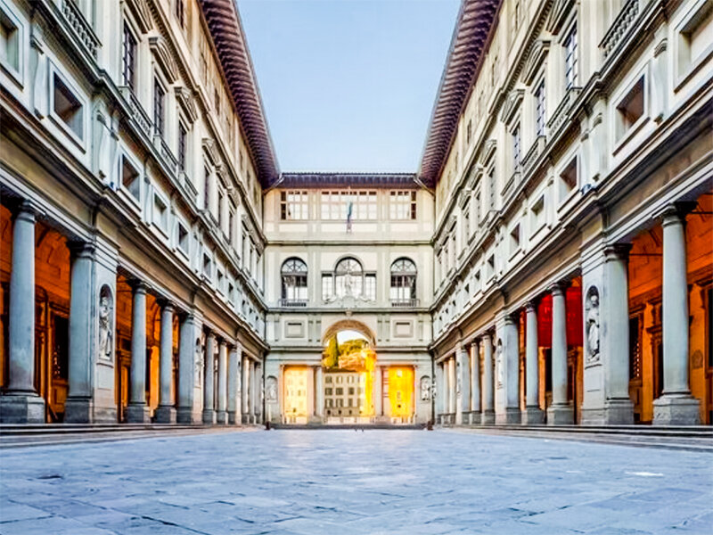 Tour guidato con ingresso saltafila per 2 adulti e 1 bambino alle Gallerie degli Uffizi