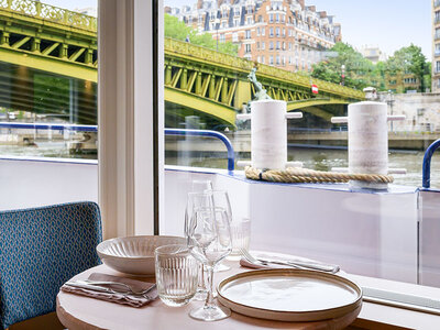 Croisière sur la Seine : 1h45 avec dîner à bord du Capitaine Fracasse