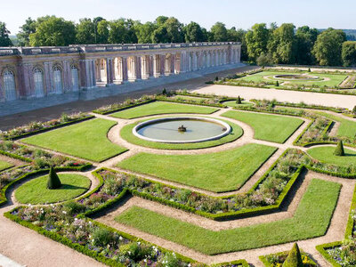 Coffret cadeau Château de Versailles en famille : visite des Trianons et du Hameau de la Reine