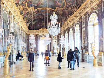 Coffret Visite guidée du château de Versailles et ses jardins et transport depuis Paris pour 2 adultes