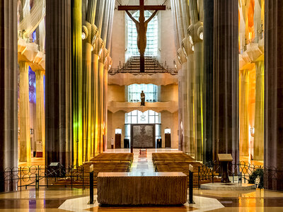 Caja 1 entrada de adulto y 1 de niño para la Sagrada Familia, con visita guiada en español