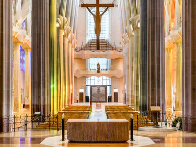 Sagrada Familia: 1 entrada senior con audioguía, acceso prioritario y acceso a una torre