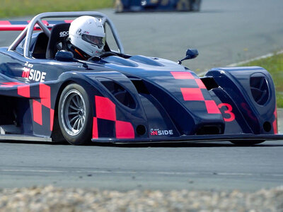 Coffret cadeau Stage de pilotage : 5 tours en Proto Funyo et baptème passager en Formule Renault 2.0 biplace sur le circuit de Fontenay-le-Comte