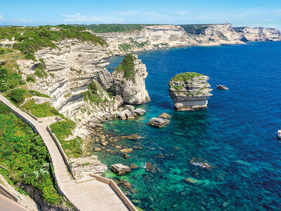 Cofanetto regalo Soggiorni sull’Isola della Bellezza: 1 notte con colazione in Corsica