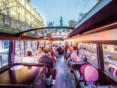 Coffret cadeau Repas insolite à 4 plats et visite de Paris en bus à impériale