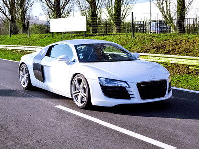 Stage de pilotage : 2 tours en Audi R8 V10 sur circuit