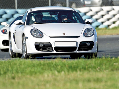 Stage de pilotage : 5 tours sur le circuit du Luc en Porsche Cayman