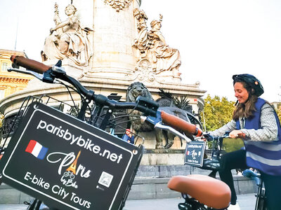 Coffret cadeau 5h de visite de Paris en vélo électrique et en bateau-mouche pour 3