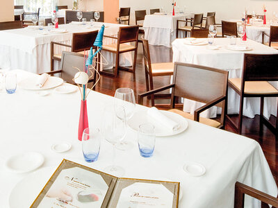 Caja Escapada a Asturias: 1 noche con cena y desayuno en AZZ Asturias Langrehotel & Spa 4*