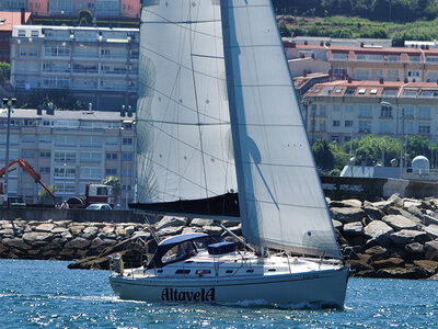 Salida en velero de 4 horas en Galicia para 2 personas