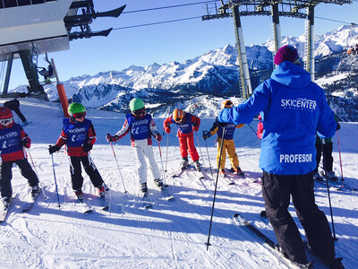 Caja Curso de esquí de 2 días con alquiler de material en Skicenter Astún