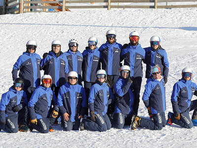 Caja Skicenter Candanchú: clase privada de esquí de 3h y alquiler de material para 1 persona