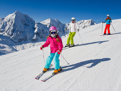 Clase privada de esquí de 3h y alquiler de material en Skicenter Astún para 2 personas