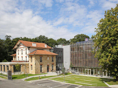 Coffret 2 jours en hôtel de charme 4* à Meudon-la-Forêt avec accès illimité au sauna et dîner 2 plats