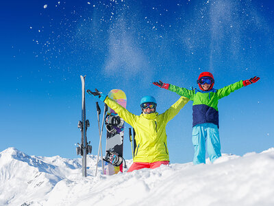 Caja Let it snow!: 1 clase privada de snowboard para 1 persona en Valdesquí, Madrid