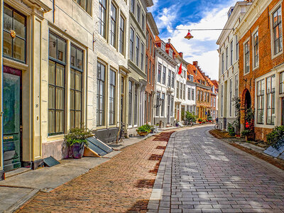 Cadeaubon Ludieke stadswandeling met wijnproeverij in Middelburg voor 2