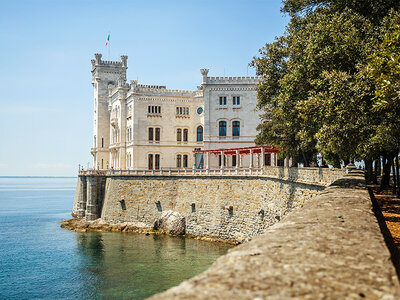 Cofanetto regalo Nel cuore della Trieste letteraria: 1 notte con colazione in un Boutique hotel