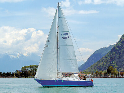 Coffret cadeau Balade en bateau d’1h30 pour 4 sur le lac Léman avec un skipper spécialiste de navigation