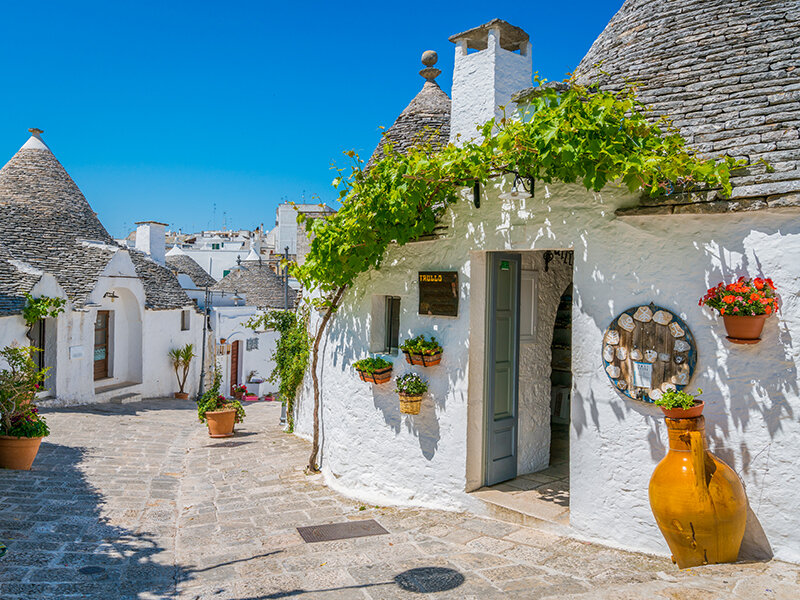 1 romantica notte in dimora storica tra i Trulli con pausa relax