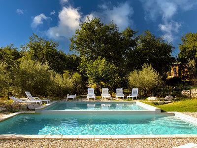 Coffret 2 jours insolites en famille dans une cabane avec spa et panier gourmand en Ardèche