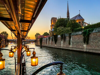 2h de croisière sur la Seine avec cocktail et déjeuner gastronomique en famille