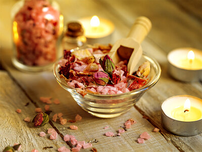 Coffret cadeau Bain romantique avec champagne pour 2 au 7 Sources Beauty & Spa à Lenk