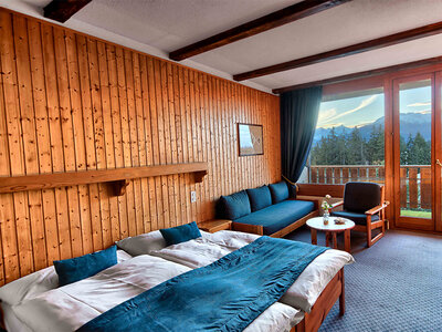 Soggiorno panoramico tra le Alpi: 1 notte in hotel 3* e cena a Crans-Montana