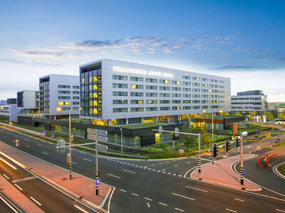 Caja regalo Mágica Ámsterdam: 1 noche en Steigenberger Airport Hotel Amsterdam 4* para 2