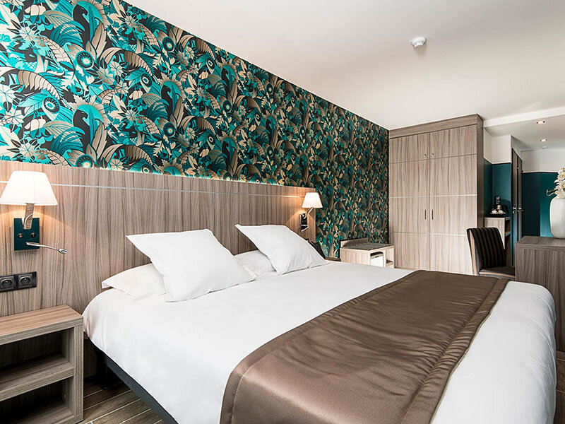 Escale romantique au cœur de Saint-Raphaël : 2 jours en hôtel 4* avec champagne