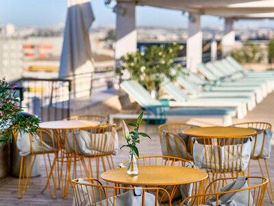 Novotel Sevilla: 1 noche con desayuno y copa en la piscina del rooftop