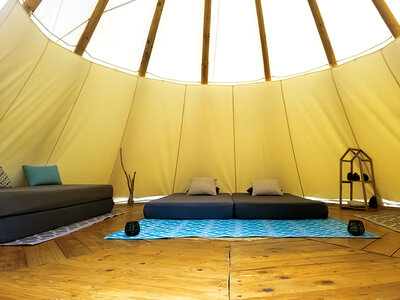 Coffret cadeau 2 jours insolites en tipi en famille près d’Aurillac