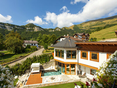 Cofanetto San Valentino: 1 notte in hotel 3* o 4* con cena e Spa per 2 innamorati