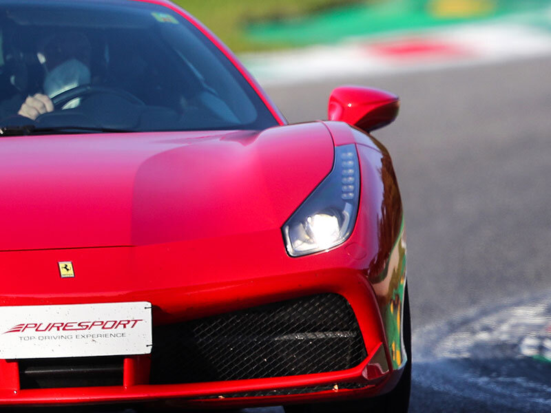 Ferrari 488 GTB su pista: 2 giri presso il Cremona Circuit