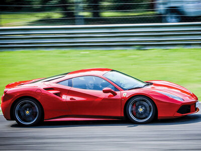 Ferrari 488 GTB: 1 giro su pista all’autodromo del Mugello nei pressi di Firenze