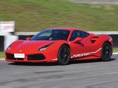 Cofanetto regalo Elettrizzante esperienza di guida di una Ferrari 488 GTB all’autodromo di Monza