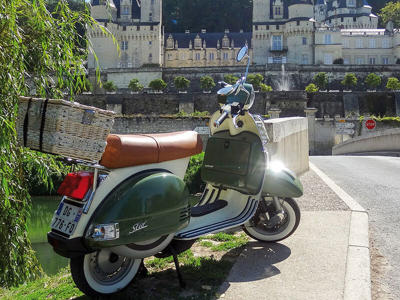 Découverte de la région des châteaux de la Loire en scooter